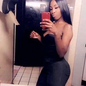 Meet your Posher, Samyra